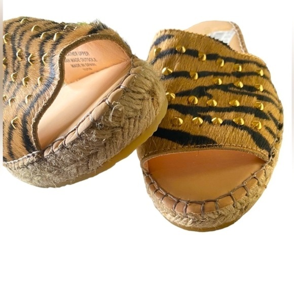CARVELA Leather Animal Print Mules Made of Calf’s Studded Platform Mule… - Picture 10 of 12